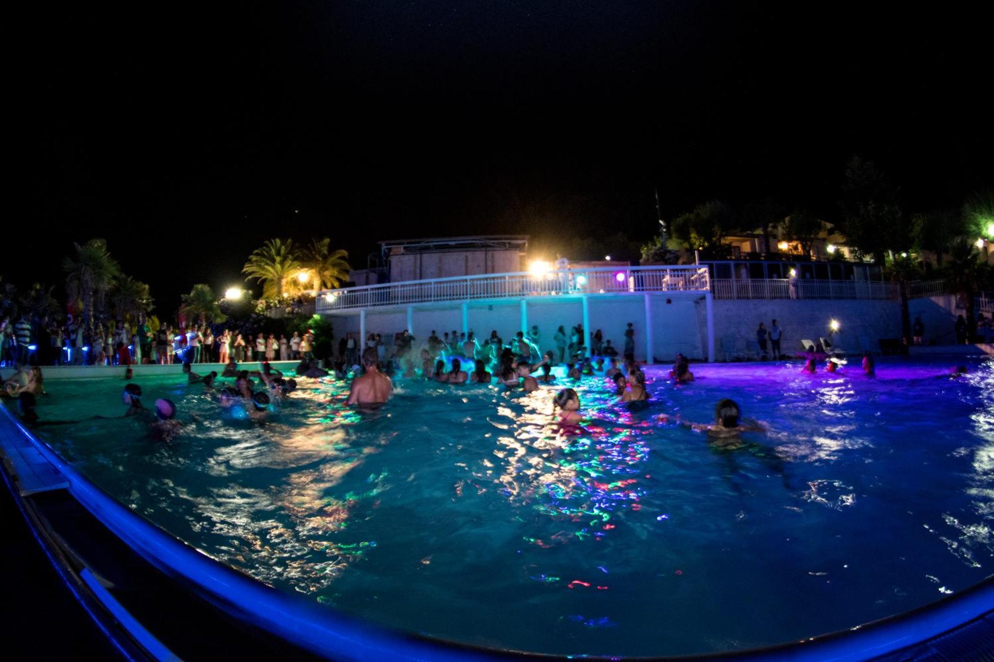 Centro Vacanze Mirage Torre di Palme Екстериор снимка
