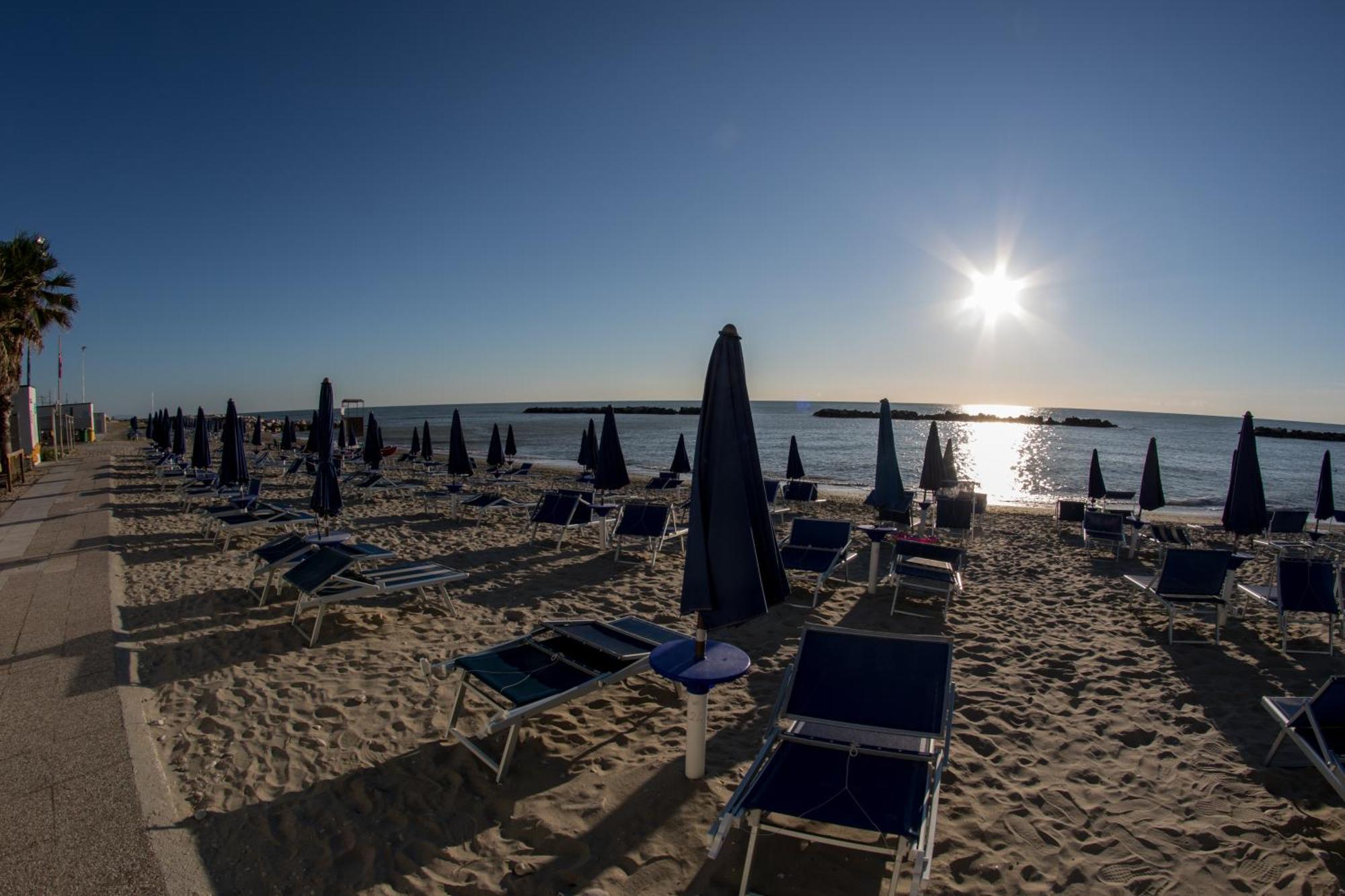 Centro Vacanze Mirage Torre di Palme Екстериор снимка