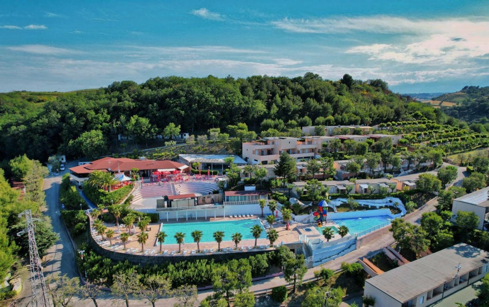 Centro Vacanze Mirage Torre di Palme Екстериор снимка